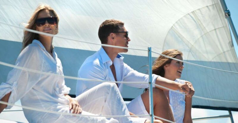 barcelona-private-sailing-trip-with-a-bottle-of-cava