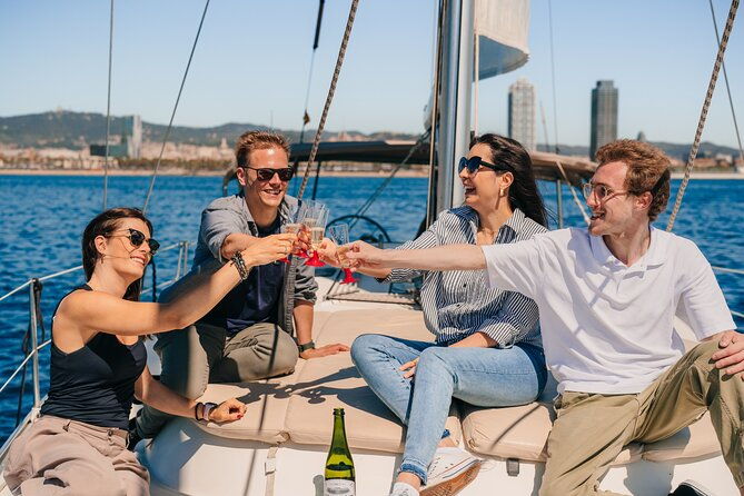 barcelona-private-sailing-trip-with-drinks-snacks
