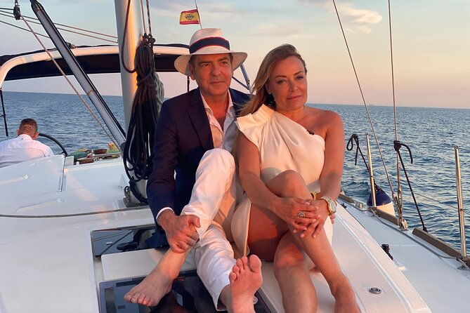 barcelona-private-sailing-with-open-bar-snacks