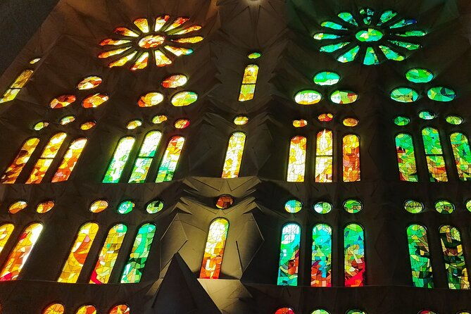 barcelona-private-tour-from-sant-pau-to-sagrada-familia