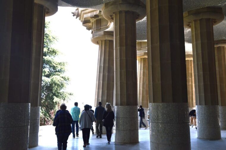 barcelona-private-tour-sagrada-familiapark-guell-pedrera