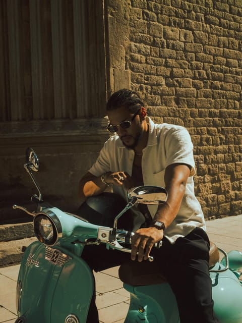 barcelona-private-vespa-tour-with-tapas-and-wine-tasting