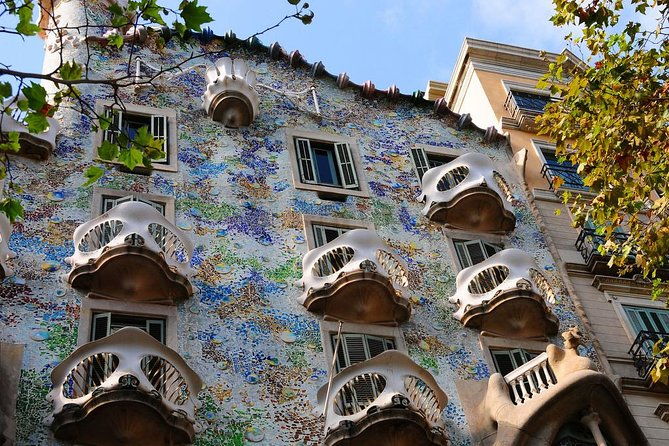 barcelona-private-walking-tour-with-skip-the-line-la-pedrera-and-casa-batllo