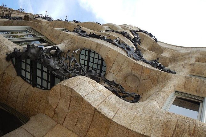 barcelona-private-walking-tour-with-skip-the-line-la-pedrera-and-casa-batllo