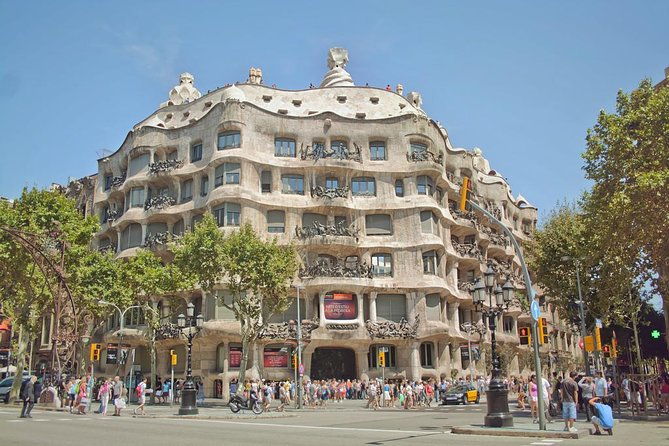 barcelona-private-walking-tour-with-skip-the-line-la-pedrera-and-casa-batllo