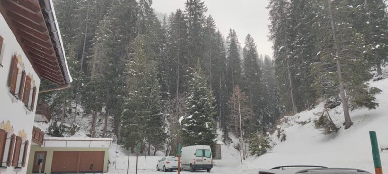 barcelona-pyrenees-ski-snowboard-tour-day-trip