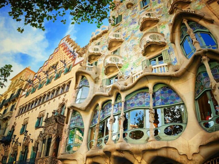 barcelona-ramblas-gothic-gaudi-architecture-walking-tour