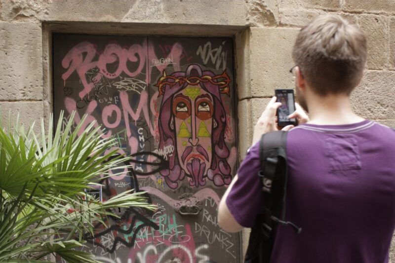 barcelona-raval-street-art-and-graffiti-walking-tour