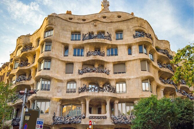 barcelona-reserved-entrance-to-casa-mila-la-pedrera-with-audio