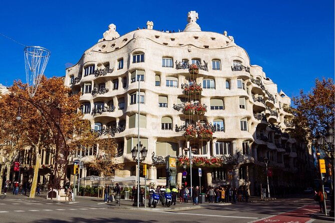 barcelona-reserved-entrance-to-casa-mila-la-pedrera-with-audio