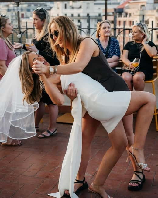Barcelona: Rooftop Salsa Class with Bottomless Sangria - Who Will Love This Experience?
