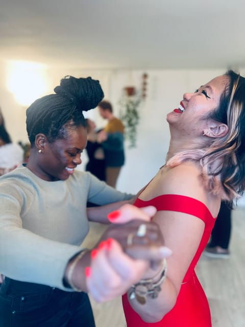 barcelona-rooftop-tango-lesson-with-drinks-and-videos