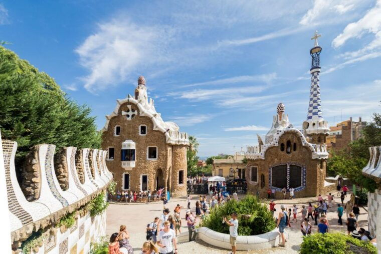 barcelona-sagrada-familia-and-park-guell-combo-guided-tour