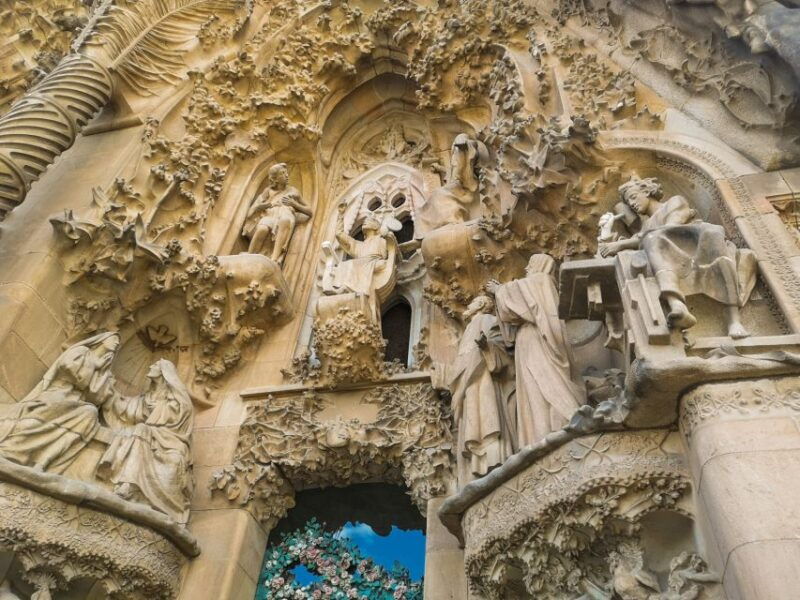 barcelona-sagrada-familia-and-park-guell-full-day-tour