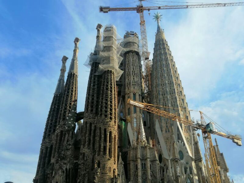 barcelona-sagrada-familia-and-park-guell-guided-tour-2