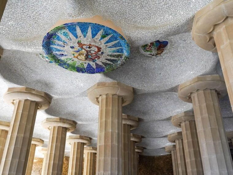 barcelona-sagrada-familia-and-park-guell-tour