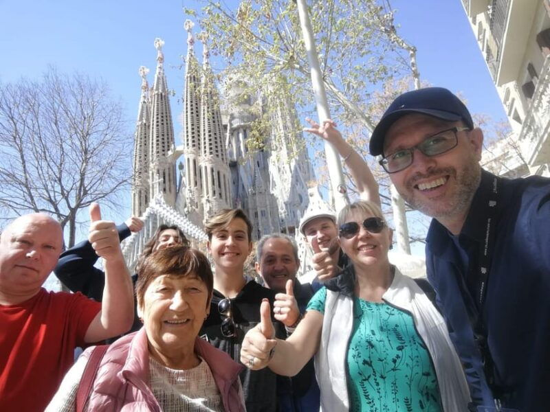 barcelona-sagrada-familia-and-park-guell-with-hotel-pickup