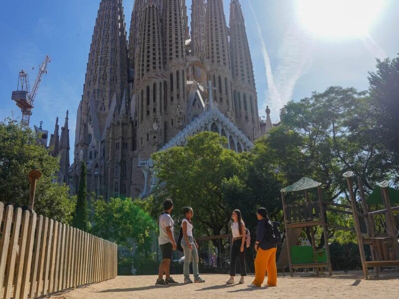 barcelona-sagrada-familia-casa-batllo-guided-tour
