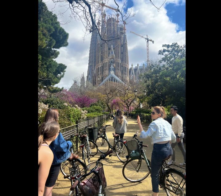 barcelona-sagrada-familia-electric-scooter-or-bike-tour