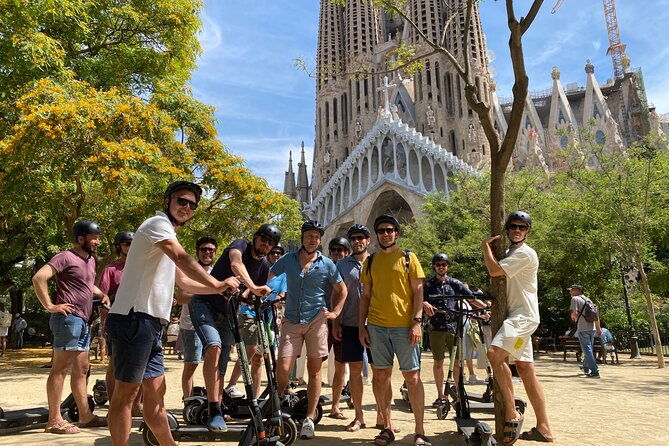 barcelona-sagrada-familia-electric-scooter-or-e-bike-tour