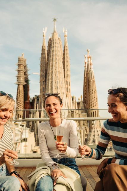 barcelona-sagrada-familia-evening-tour-with-cava