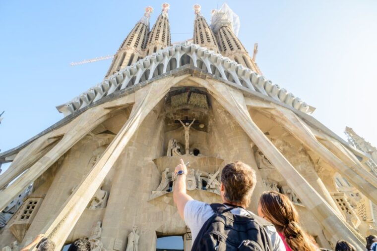 barcelona-sagrada-familia-fast-track-guided-tour-2