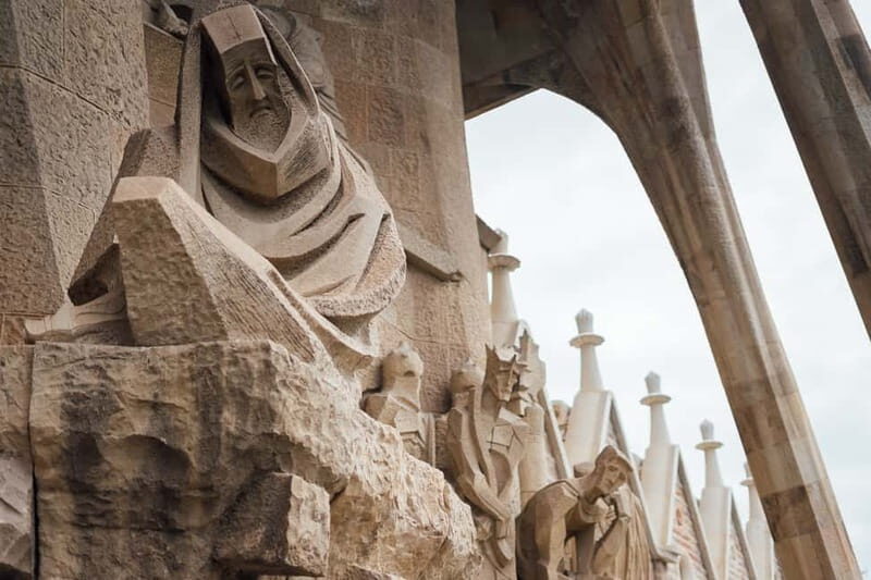 Barcelona: Sagrada Familia Guided Private Tour - Key Points