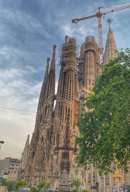 barcelona-sagrada-familia-guided-tour-and-entry-tickets