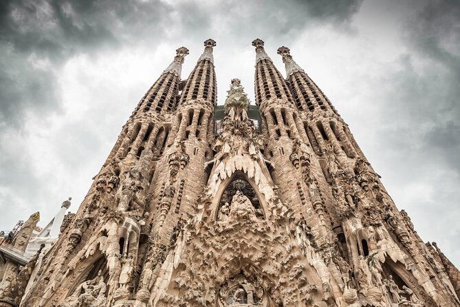 barcelona-sagrada-familia-guided-tour