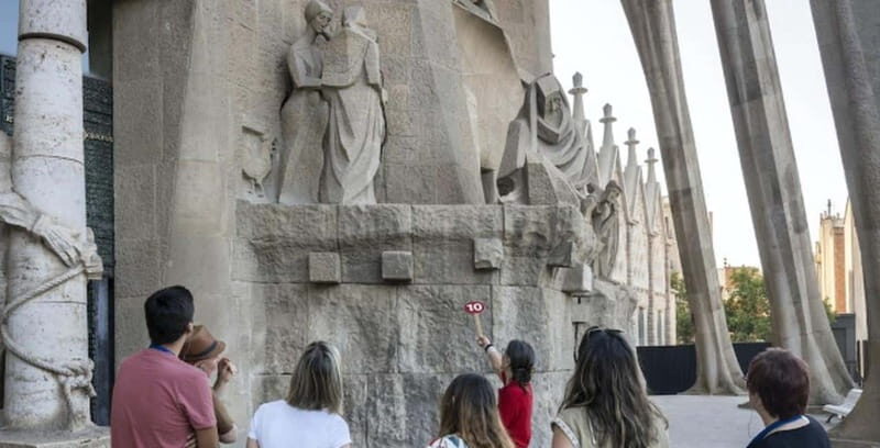 Barcelona: Sagrada Familia Guided Tour (With Entry Ticket) - FAQ