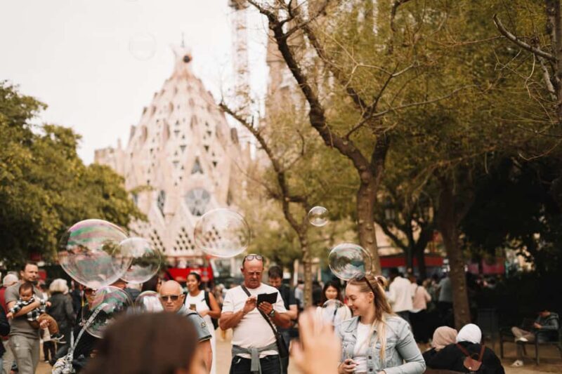 Barcelona: Sagrada Familia Guided Tour with Tickets - FAQs