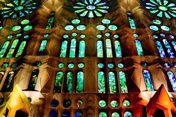 barcelona-sagrada-familia-guided-visit-with-optional-extras