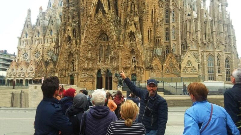 barcelona-sagrada-familia-half-day-tour-with-hotel-pickup