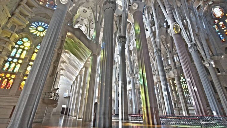 barcelona-sagrada-familia-half-day-tour-with-hotel-pickup