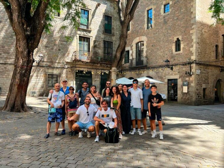 barcelona-sagrada-familia-modernism-and-old-town-tour