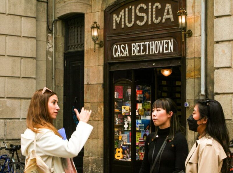 barcelona-sagrada-familia-park-guell-and-old-town-tour