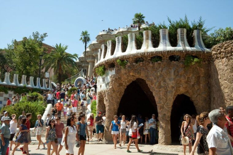 barcelona-sagrada-familia-park-guell-guided-tour-ticket