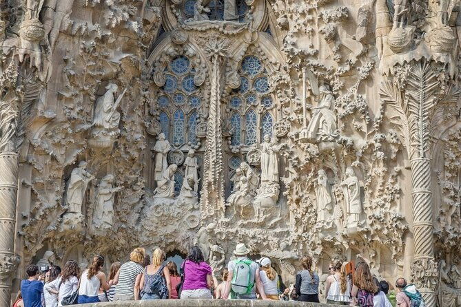 barcelona-sagrada-familia-semi-private-guided-tour