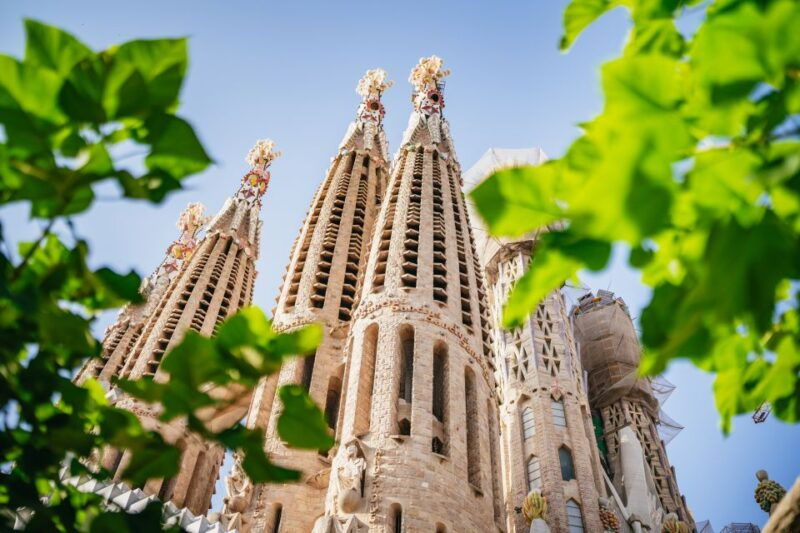 barcelona-sagrada-familia-skip-the-line-entry-ticket-tour