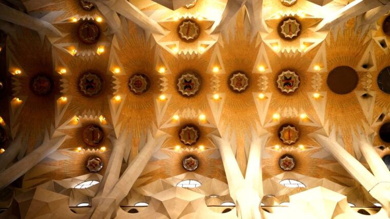 barcelona-sagrada-familia-skip-the-line-guided-tour-2