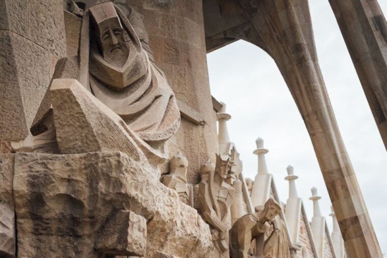 barcelona-sagrada-familia-skip-the-line-guided-tour-3