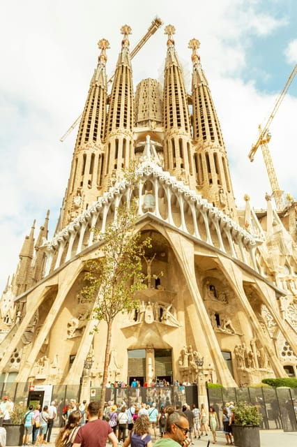 barcelona-sagrada-familia-skip-the-line-guided-tour-4