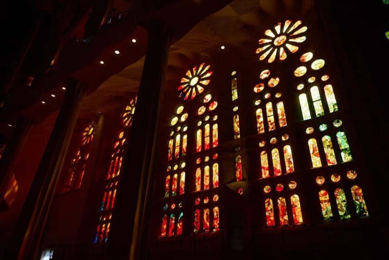 Barcelona: Sagrada Familia Skip-the-Line Guided Tour - What Makes This Tour Stand Out?