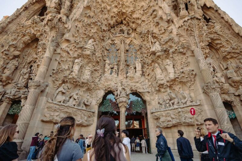 barcelona-sagrada-familia-skip-the-line-guided-tour