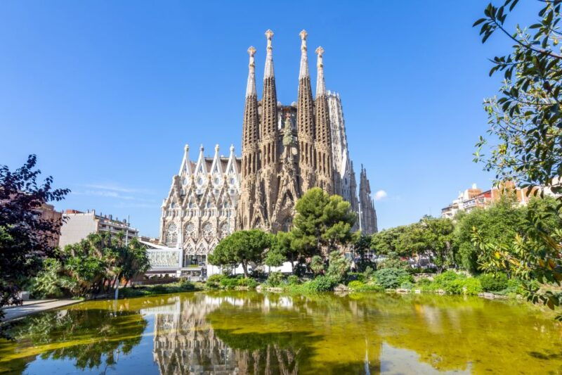 barcelona-sagrada-familia-skip-the-line-insider-guided-tour-2