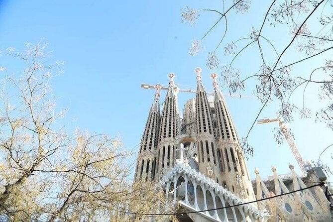 barcelona-sagrada-familia-skip-the-line-insider-guided-tour