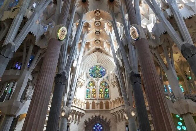 barcelona-sagrada-familia-skip-the-line-insider-guided-tour