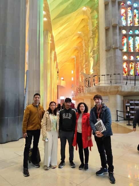 Barcelona: Sagrada Familia Skip-the-line Tour with Guide - The Guides and Their Impact