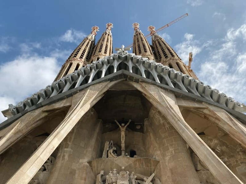 Barcelona: Sagrada Familia Skip-the-line Tour with Guide - Visiting the Sagrada Familia Museum