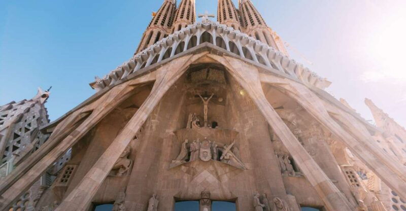 barcelona-sagrada-familia-small-group-guided-tour